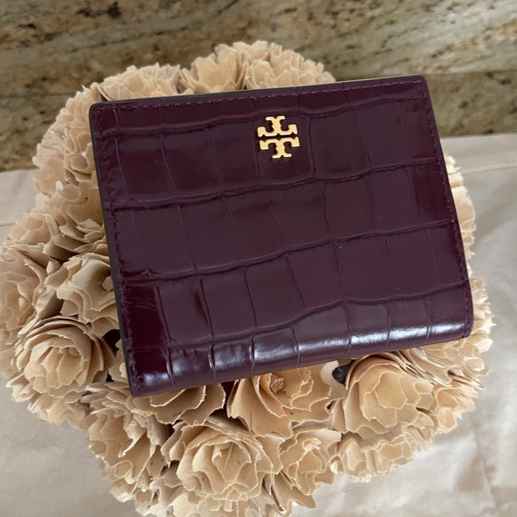 New Tory Burch Blake embossed crocodiles wallet - Picture 2 of 6
